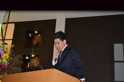 秋山氏